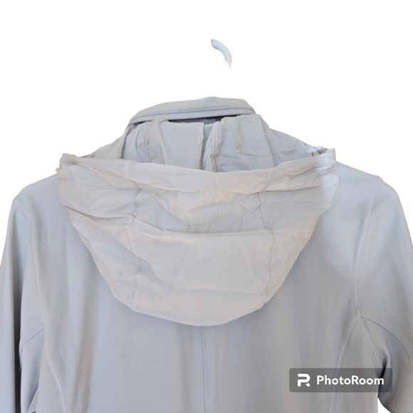 Lululemon Nulux Reflective Running Jacket, color Vapor, size 10 - Picture 7 of 7